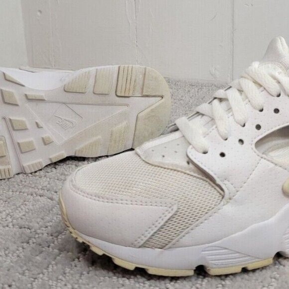 𝅺NIKE Huarache Youth Size 7Y White Lace up Athletic Running Shoes 654275-110
